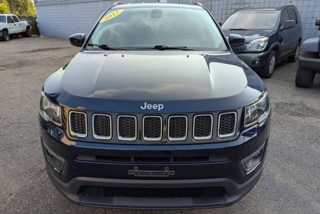 2017 Jeep Compass Latitude photo 1