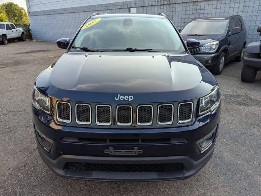 2017 Jeep Compass Latitude photo 1