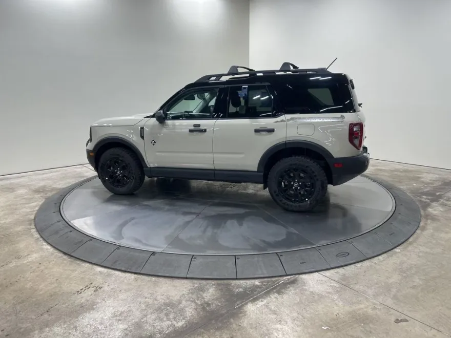2025 Ford Bronco Sport Outer Banks photo 1