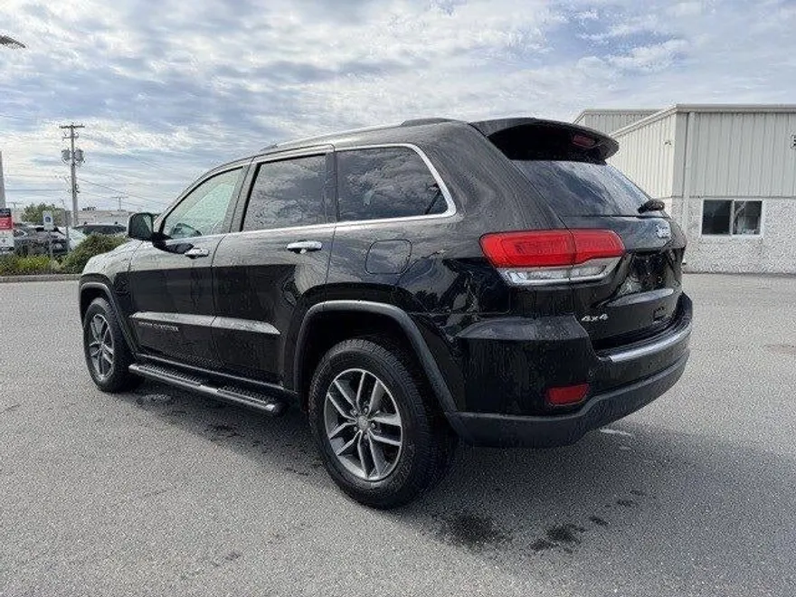 2017 Jeep Grand Cherokee Limited photo 1