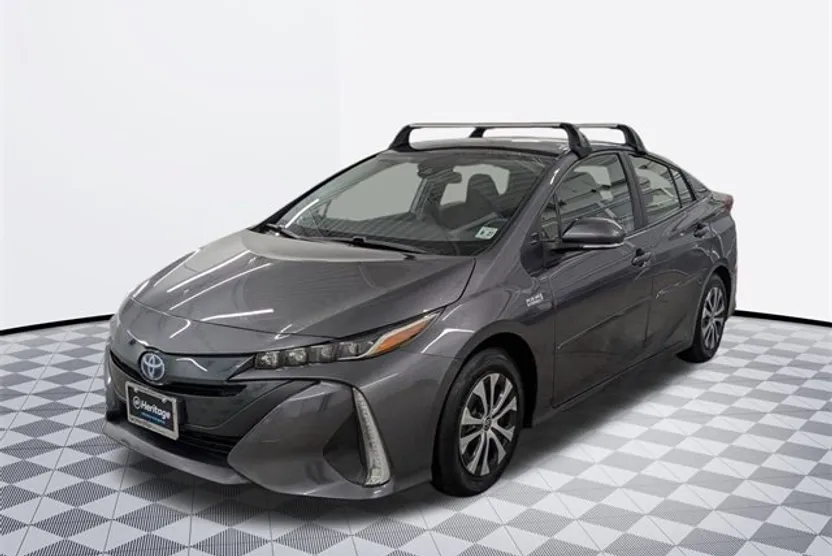 2022 Toyota Prius Prime LE photo 1