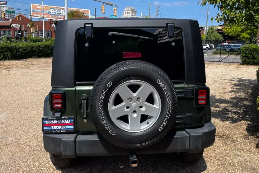 2007 Jeep Wrangler Unlimited Sahara photo 1