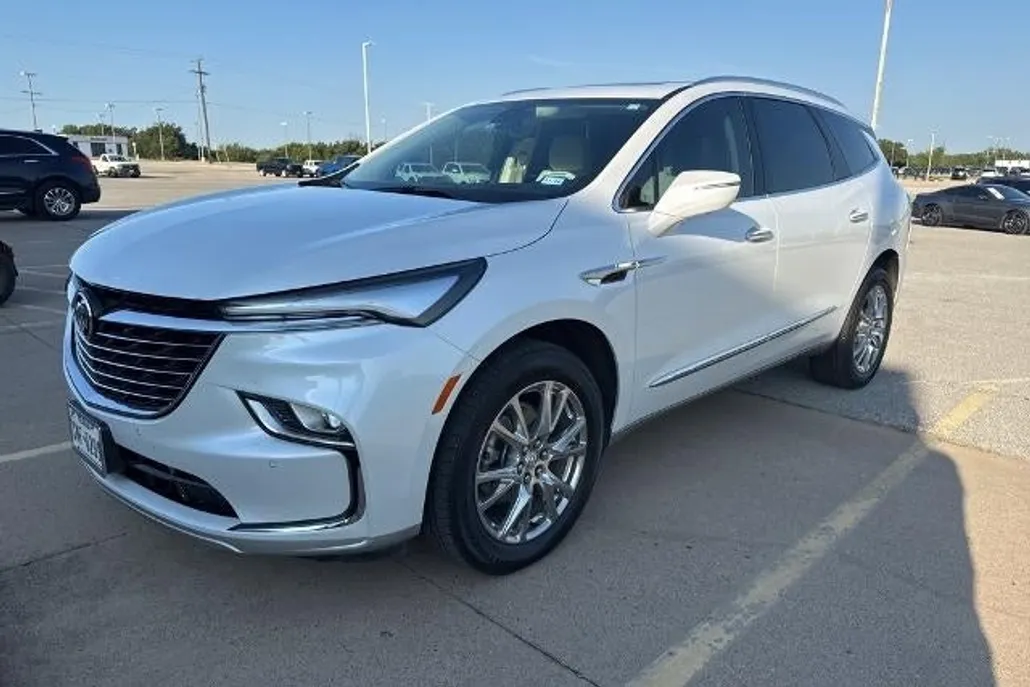 2023 Buick Enclave Premium photo 1