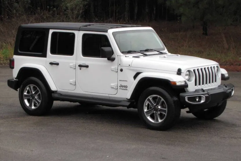 2021 Jeep Wrangler Unlimited Sahara photo 1