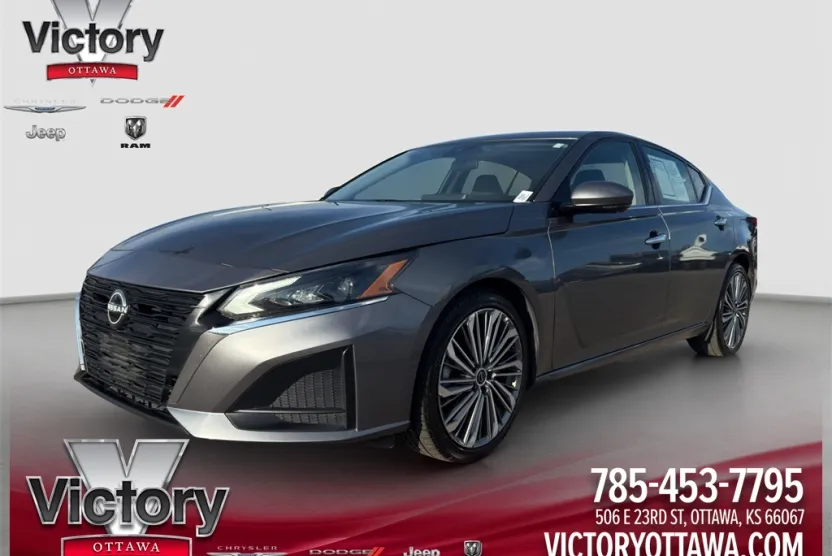 2023 Nissan Altima 2.5 SL photo 1