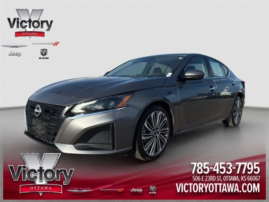 2023 Nissan Altima 2.5 SL photo 1