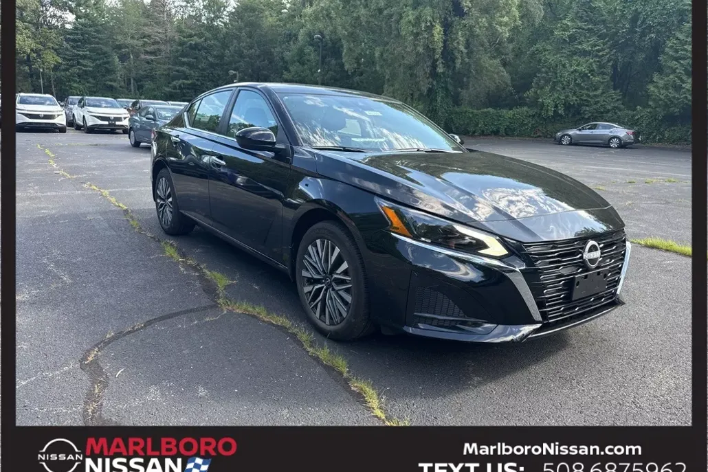 2025 Nissan Altima SV photo 1