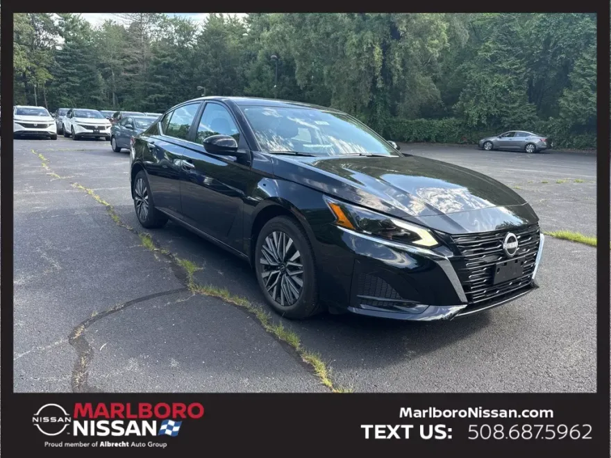2025 Nissan Altima SV photo 1