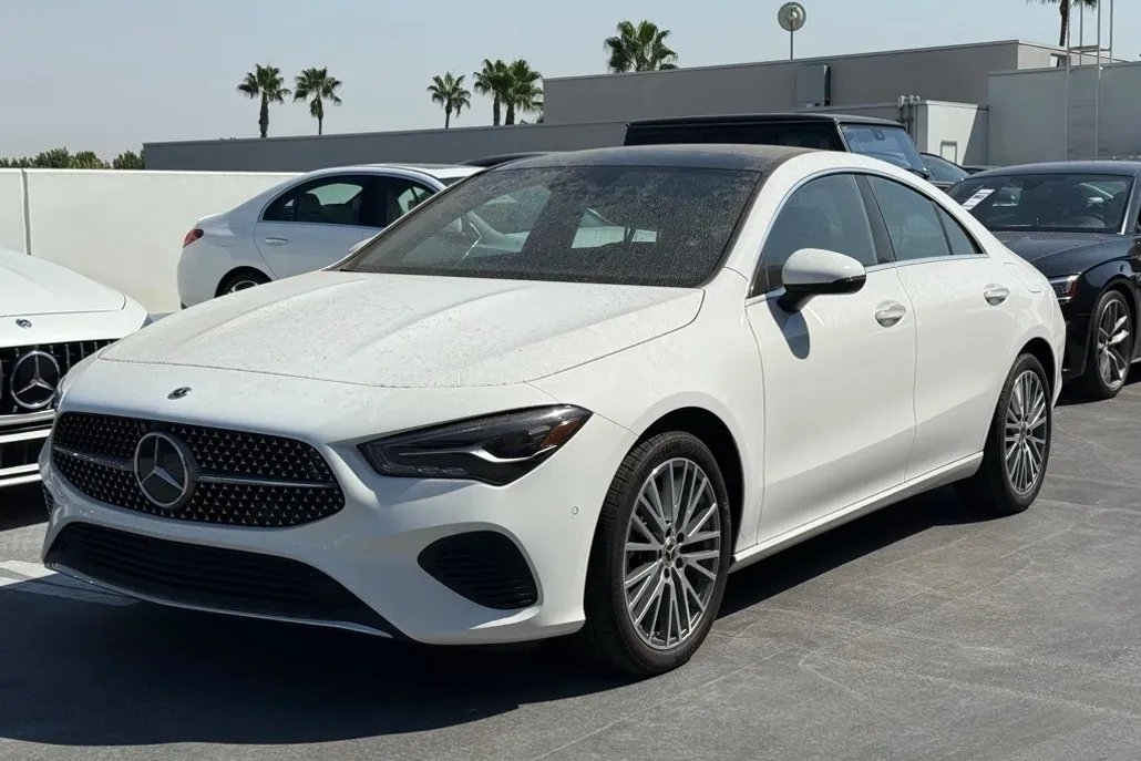 2025 Mercedes Benz CLA 250 4MATIC photo 1