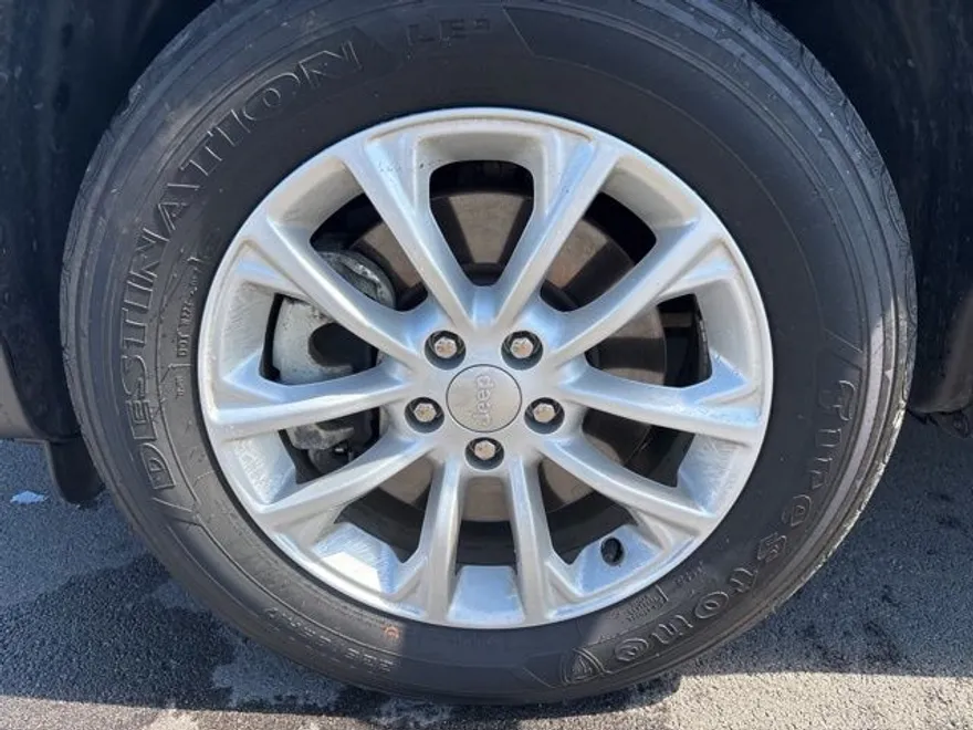 2022 Jeep Cherokee Latitude Lux photo 1