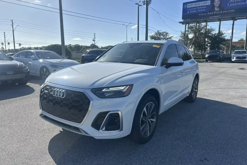 2022 Audi Q5 S line Premium Plus photo 1