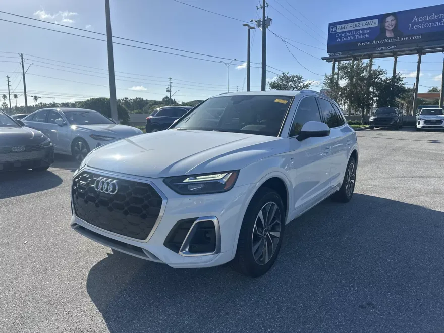 2022 Audi Q5 S line Premium Plus photo 1