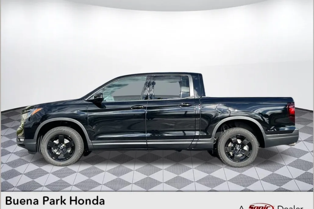 2025 Honda Ridgeline Black Edition photo 1