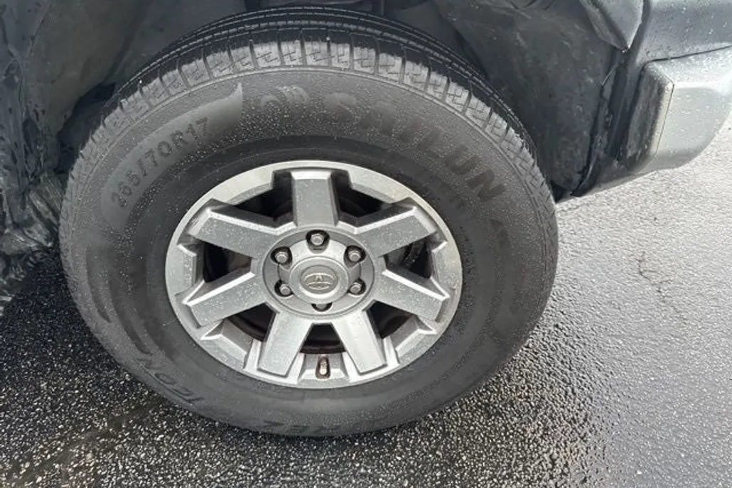 2014 Toyota FJ Cruiser Base photo 1