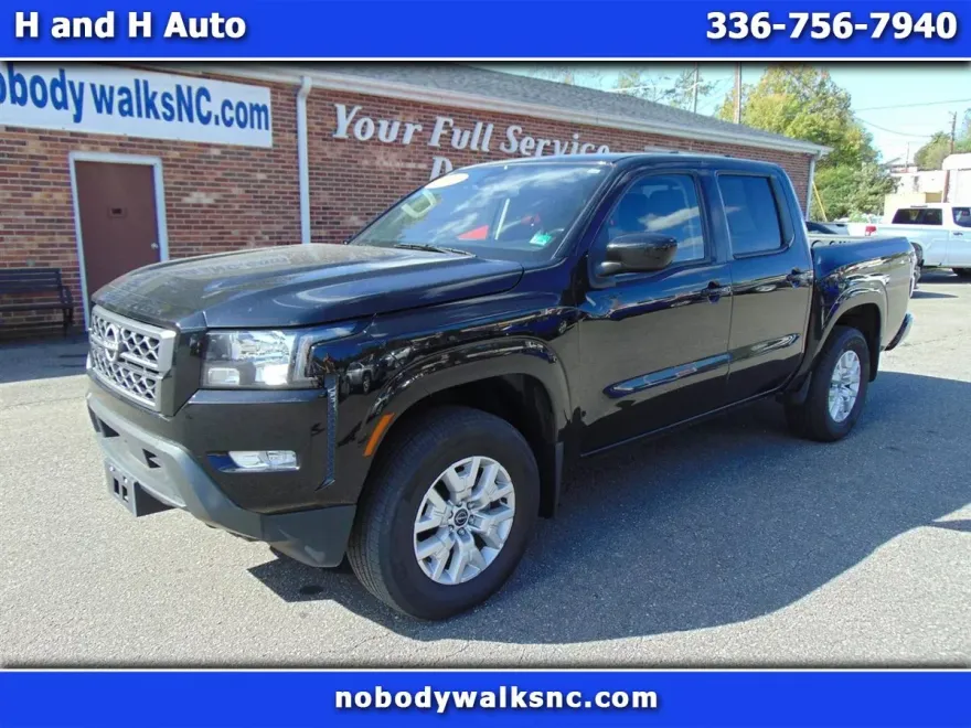 2023 Nissan Frontier SV photo 1