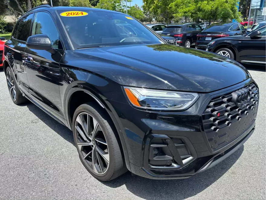 2024 Audi SQ5 Premium Plus photo 1