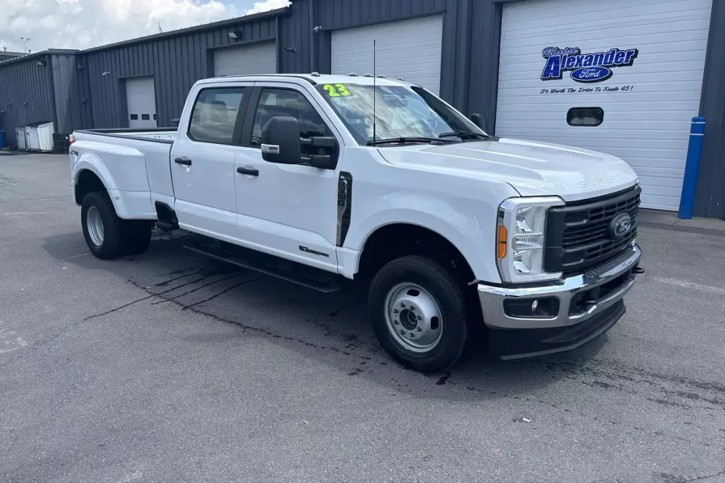 2023 Ford F-350 XL photo 1