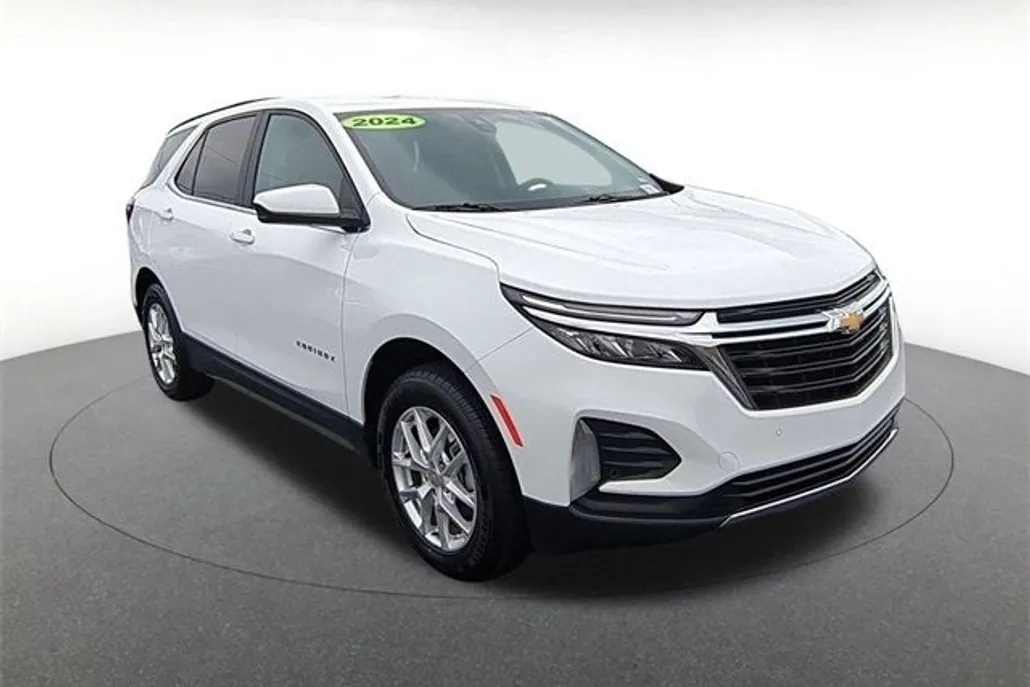 2024 Chevrolet Equinox LT photo 1