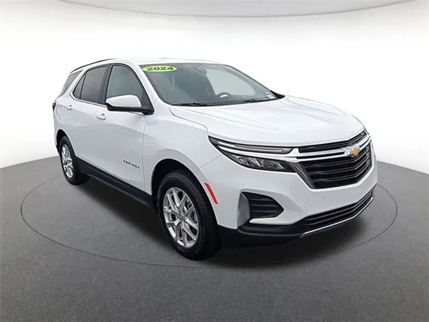 2024 Chevrolet Equinox LT photo 1