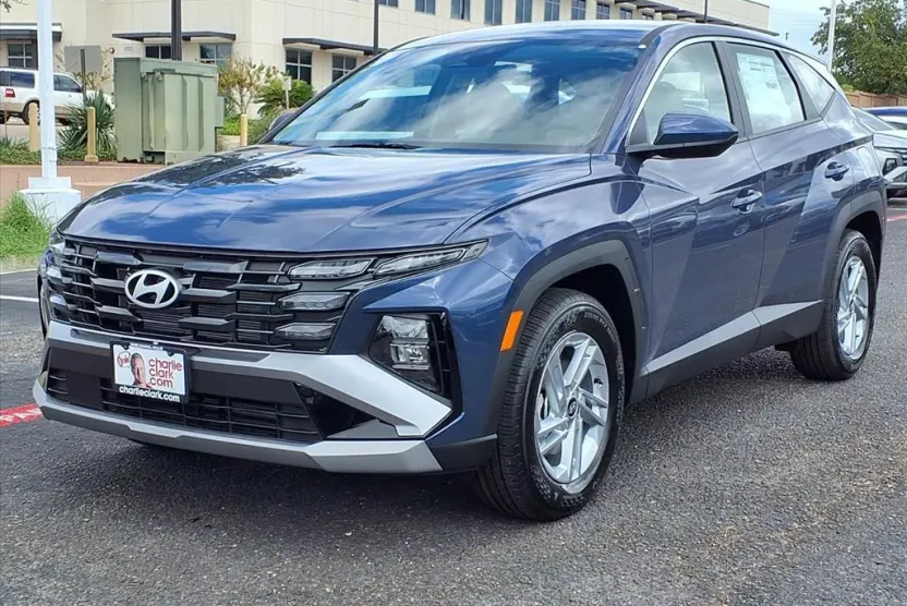 2026 Hyundai Tucson SE photo 1