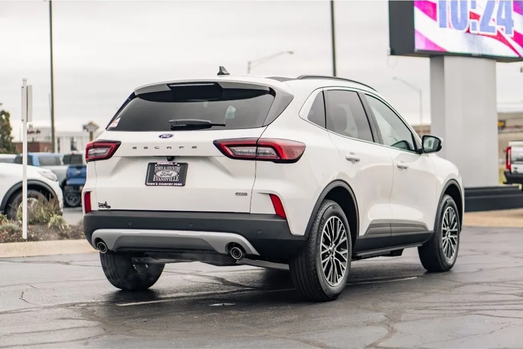 2025 Ford Escape photo 1