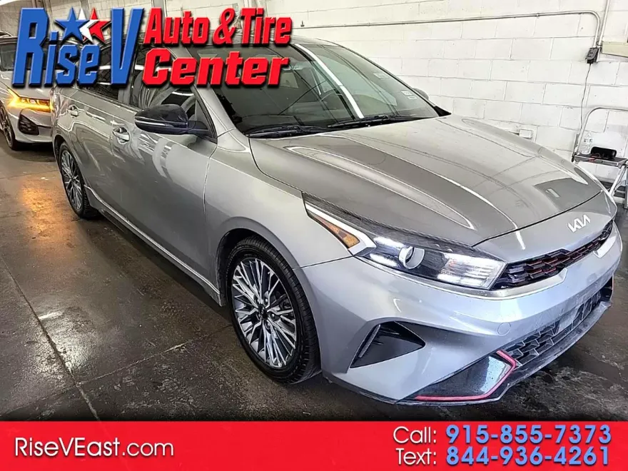 2022 Kia Forte GT-Line photo 1