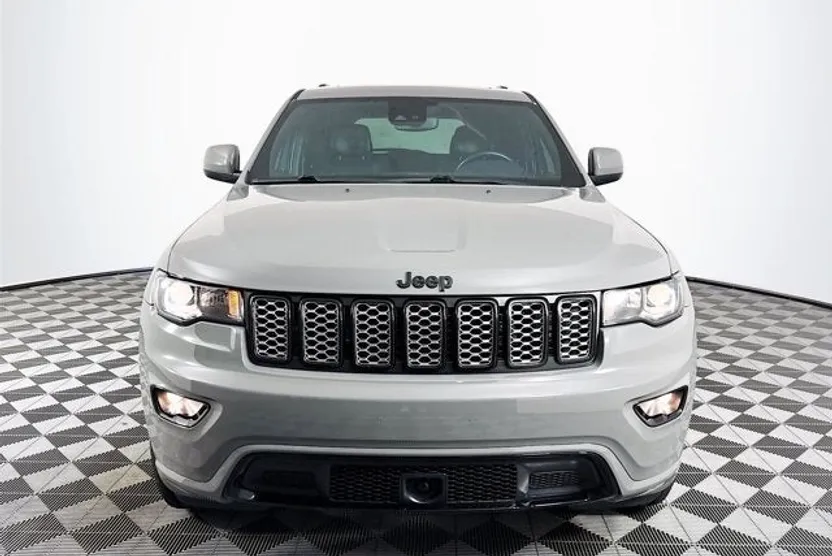 2020 Jeep Grand Cherokee Altitude photo 1