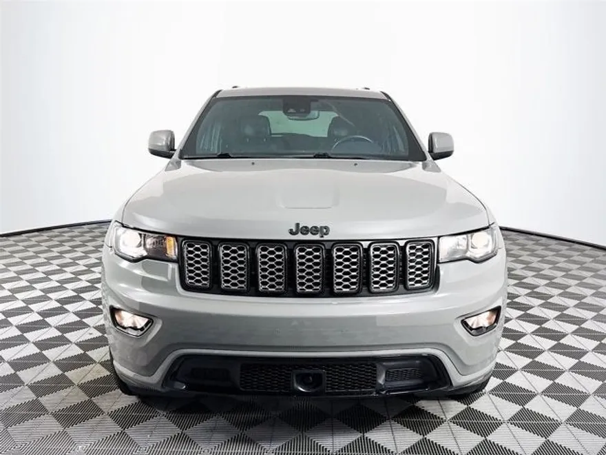 2020 Jeep Grand Cherokee Altitude photo 1