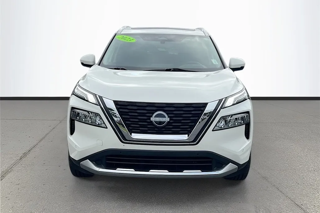 2023 Nissan Rogue Platinum photo 1