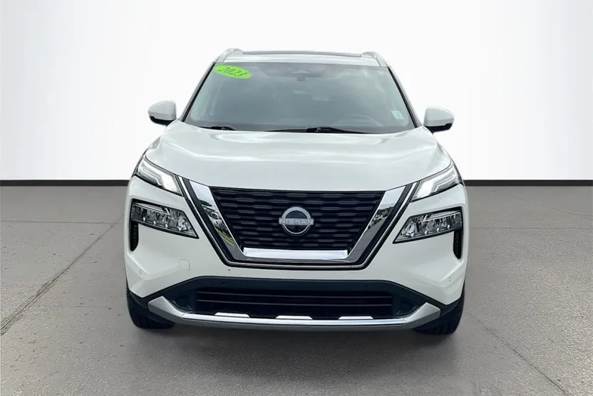 2023 Nissan Rogue Platinum photo 1