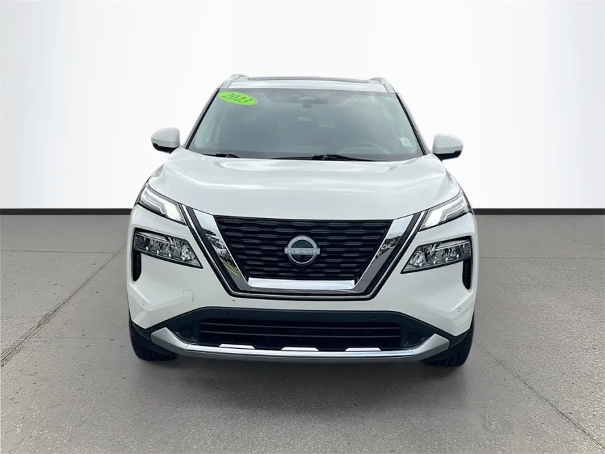 2023 Nissan Rogue Platinum photo 1