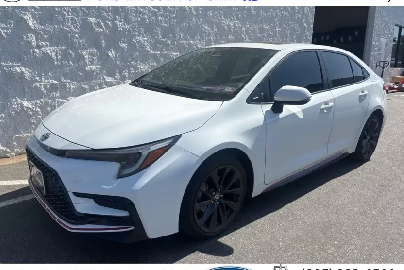 2023 Toyota Corolla Hybrid SE photo 1