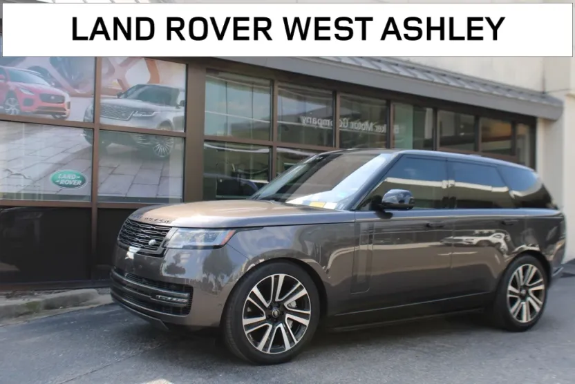 2023 Land Rover Range Rover SE photo 1