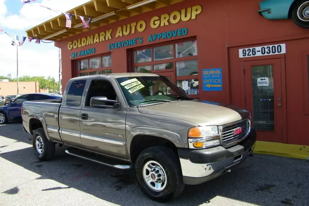 2002 Gmc Sierra SL photo 1