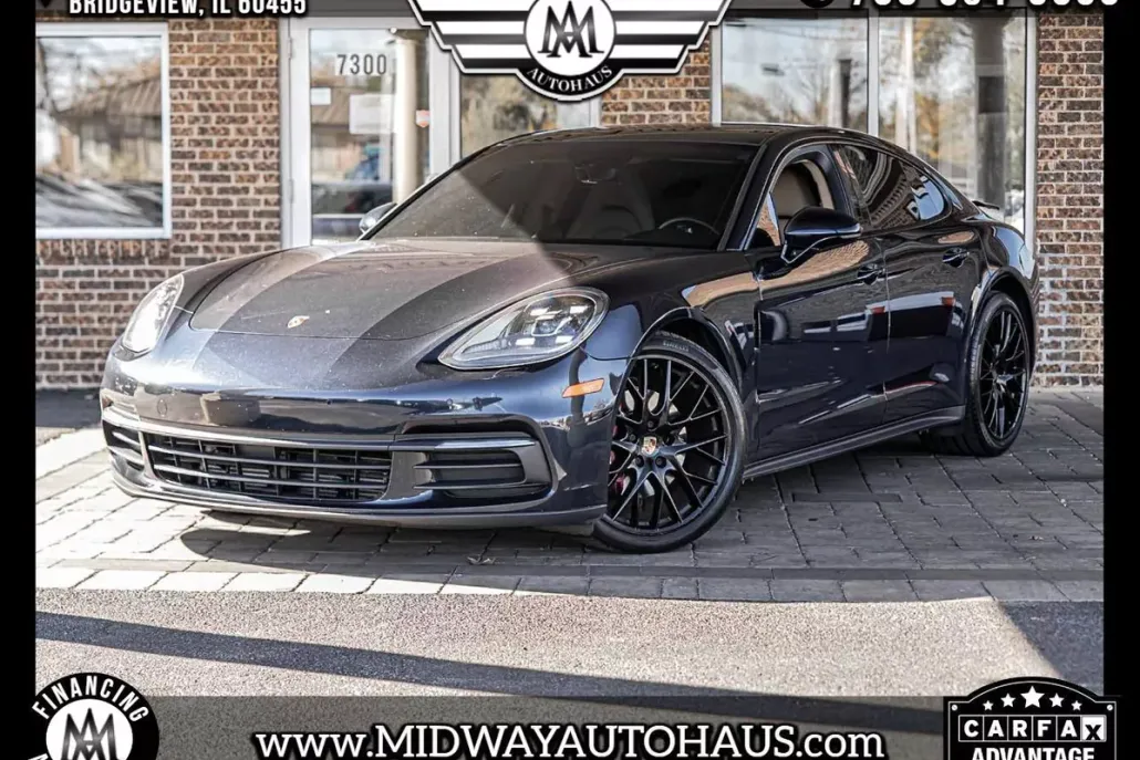 2018 Porsche Panamera 4 photo 1