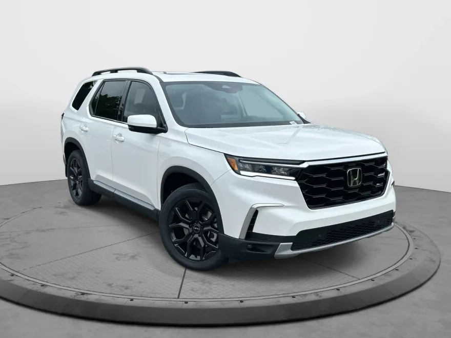 2025 Honda Pilot Touring photo 1