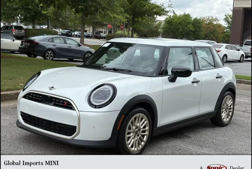 2025 Mini Cooper 4 Door Hardtop Signature photo 1