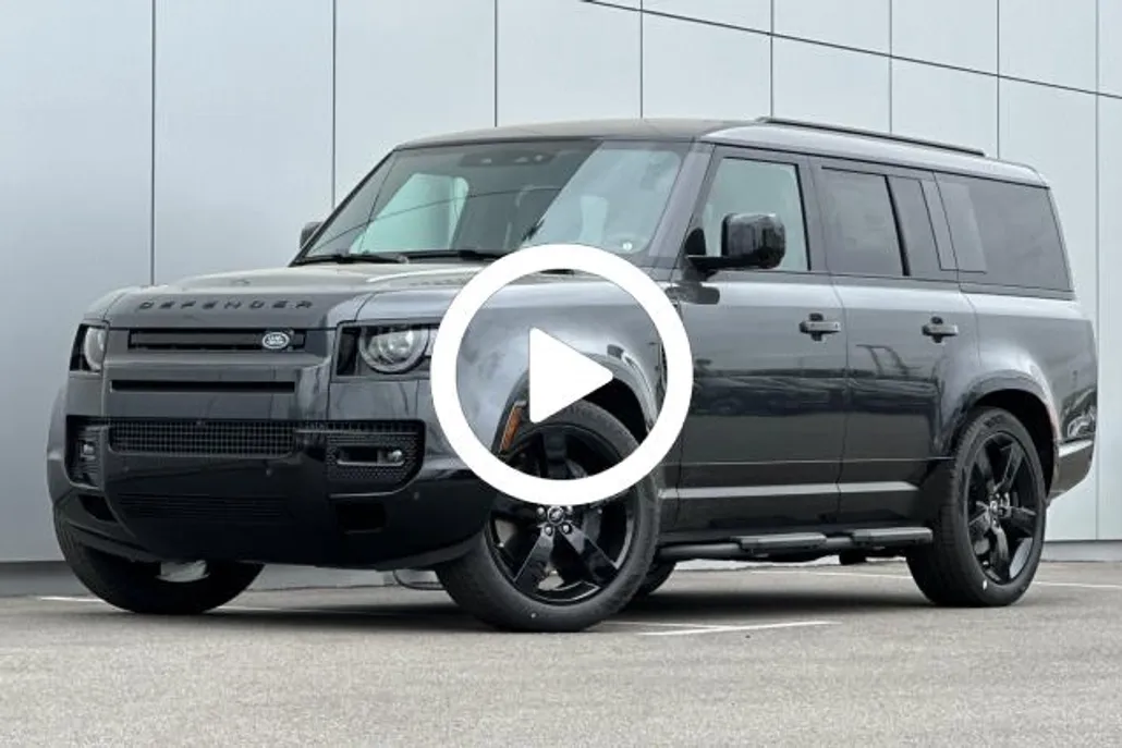 2025 Land Rover Defender 130 X-Dynamic SE photo 1