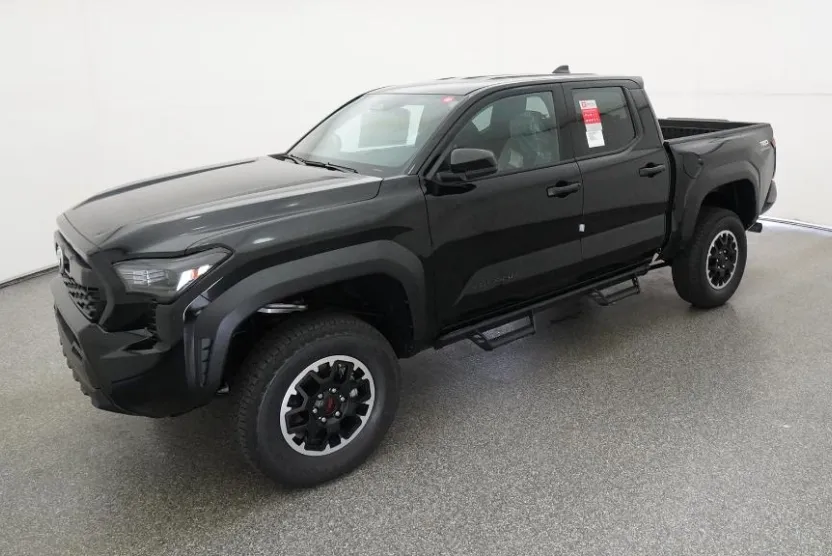 2025 Toyota Tacoma TRD Off-Road Double Cab photo 1