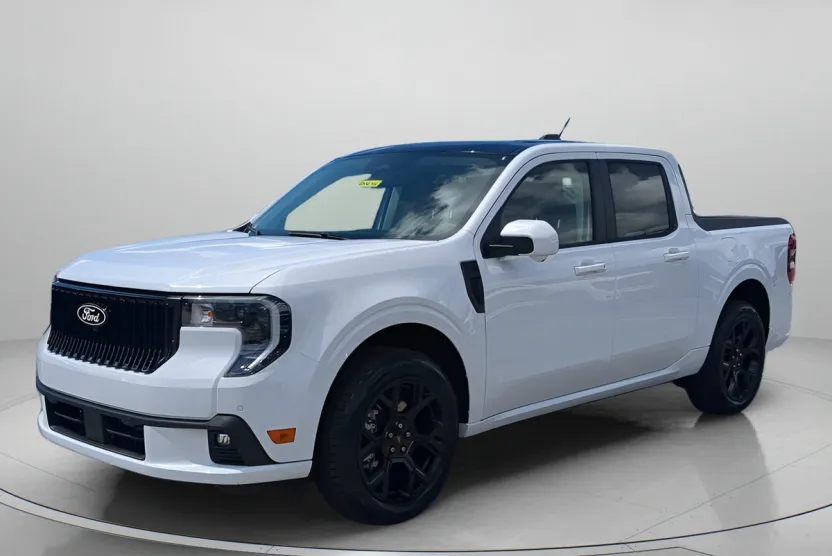2025 Ford Maverick photo 1
