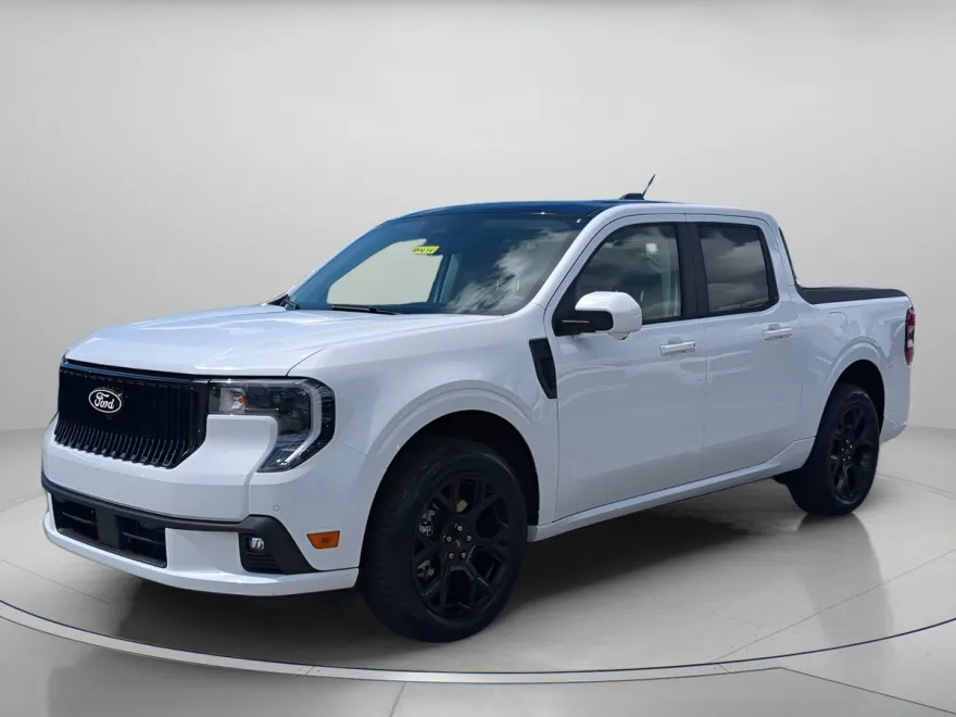 2025 Ford Maverick photo 1