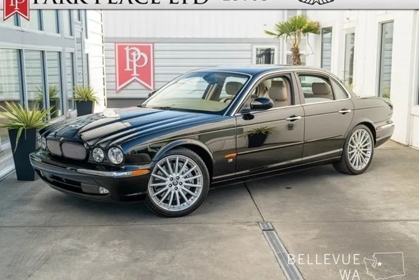2004 Jaguar XJ XJR photo 1