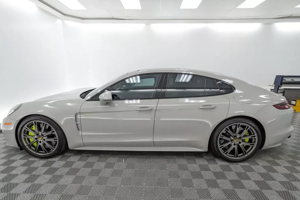 2020 Porsche Panamera Turbo S E-Hybrid photo 1