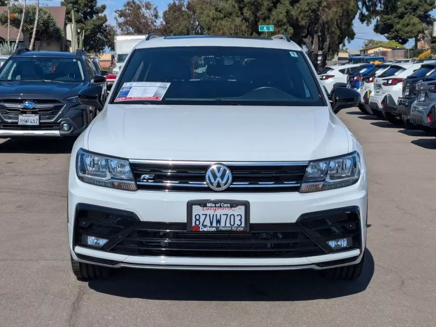 2020 Volkswagen Tiguan SE R-Line Black photo 1