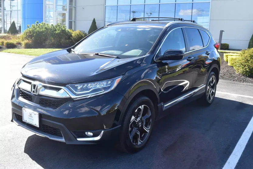 2017 Honda CR-V Touring photo 1