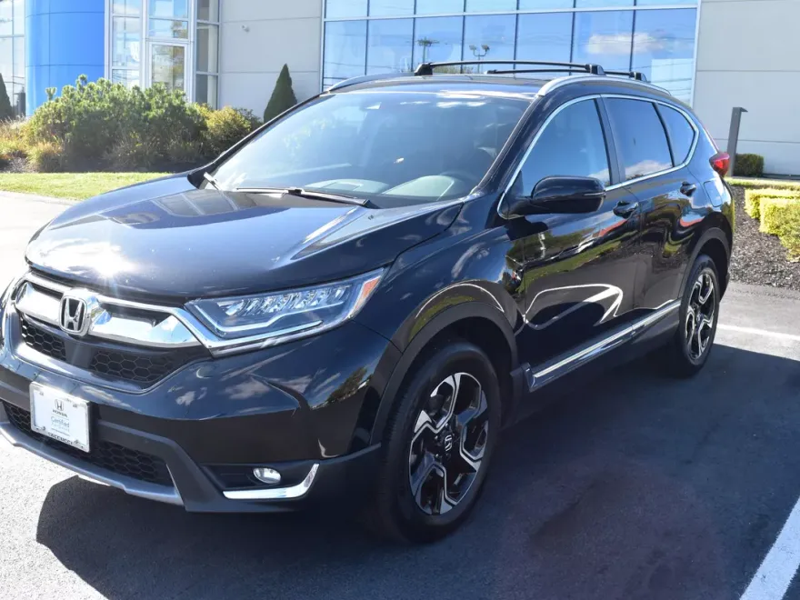 2017 Honda CR-V Touring photo 1