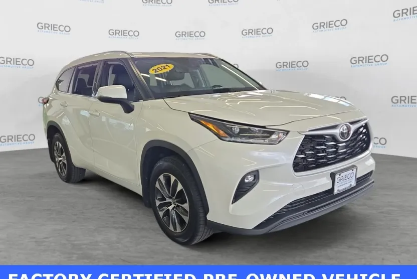 2021 Toyota Highlander XLE photo 1