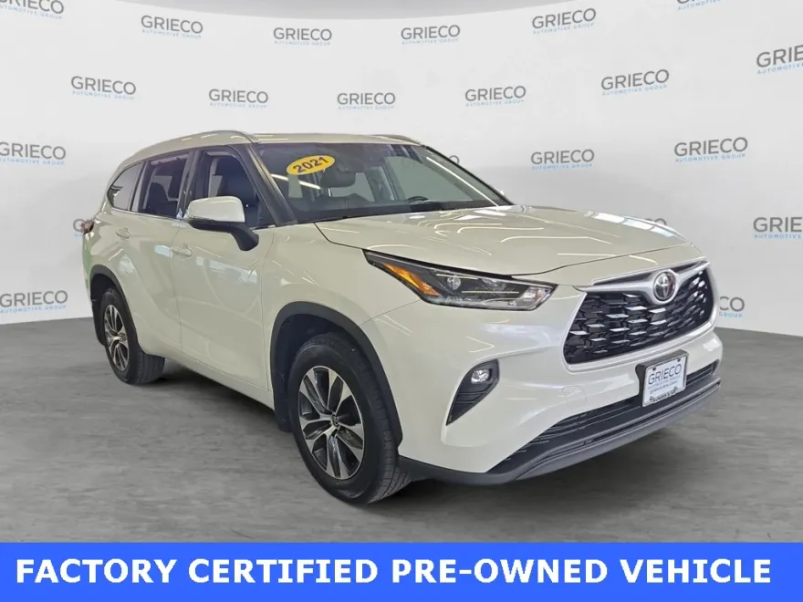 2021 Toyota Highlander XLE photo 1