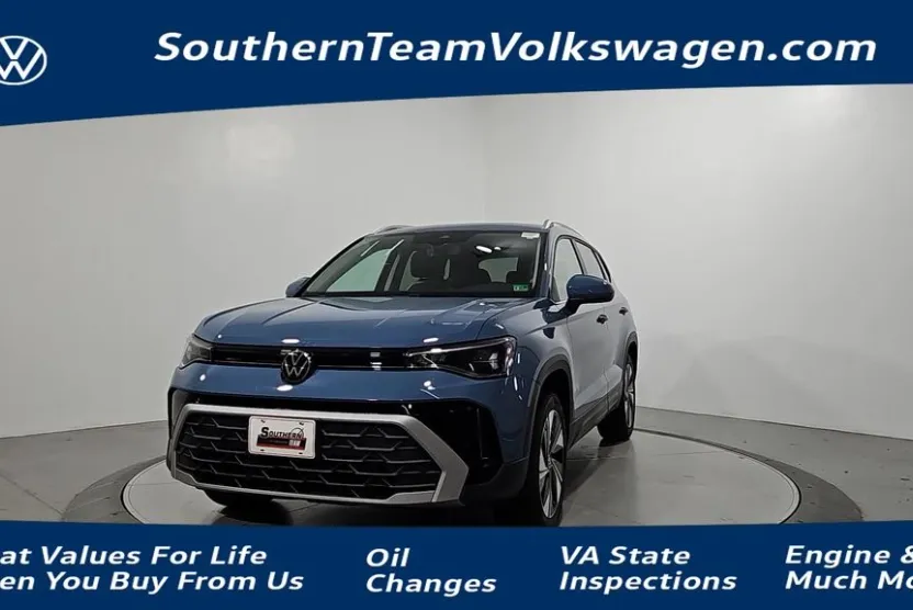 2025 Volkswagen Taos SE photo 1