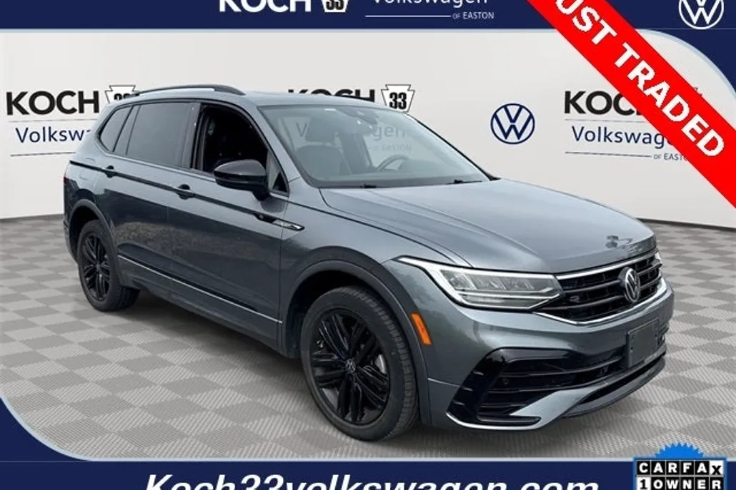 2022 Volkswagen Tiguan SE R-Line Black photo 1